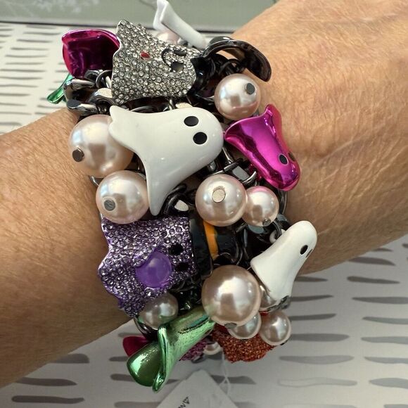 NWT Betsey Johnson Halloween Ghost Charm statement Bracelet Pearls & Charms $168 - Picture 7 of 7